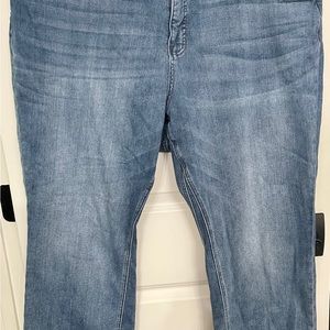 EUC Kelsey FAB AB Ankle Flare Kut from the Kloth Jeans